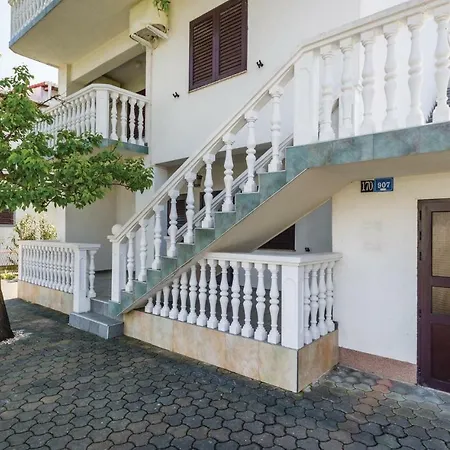아파트 0-bedroom In Privlaka 프리블라카